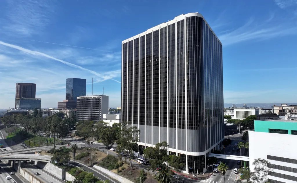 Report examines LAUSD tech spending, contracts with investor-backed firms